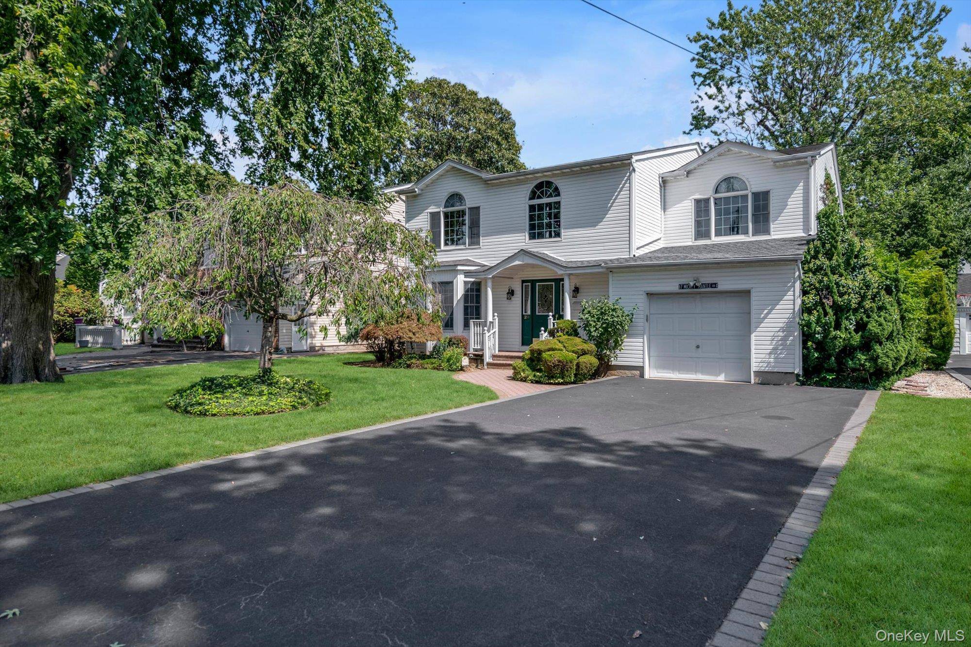 20 Rhame AVE, East Rockaway, NY 11518