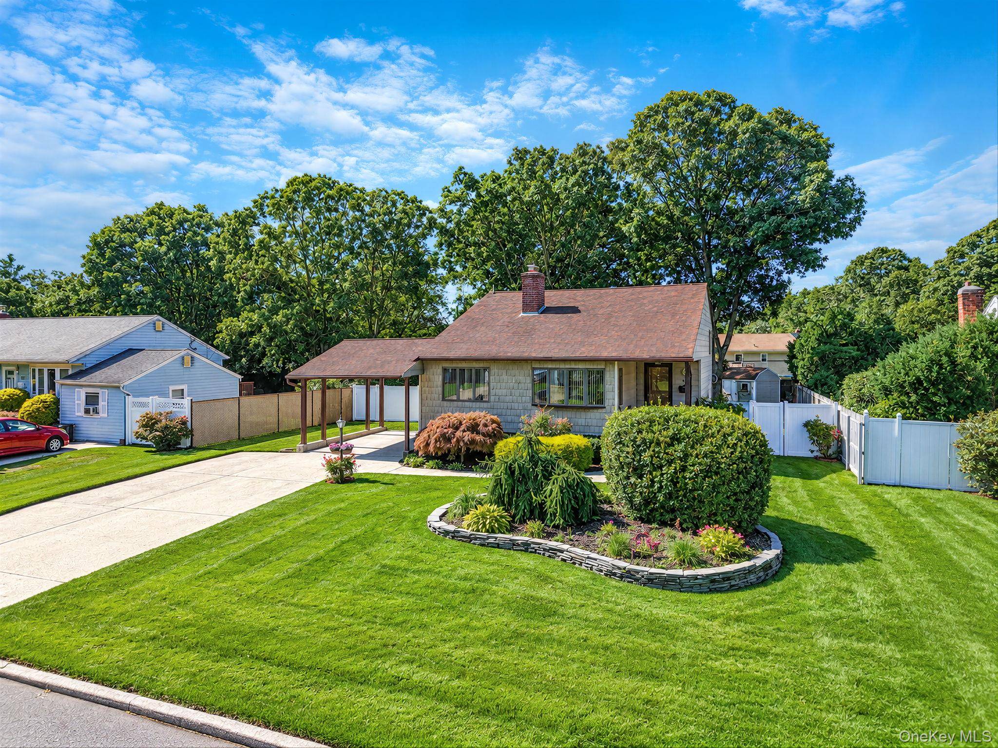 43 Jay RD, Centereach, NY 11720