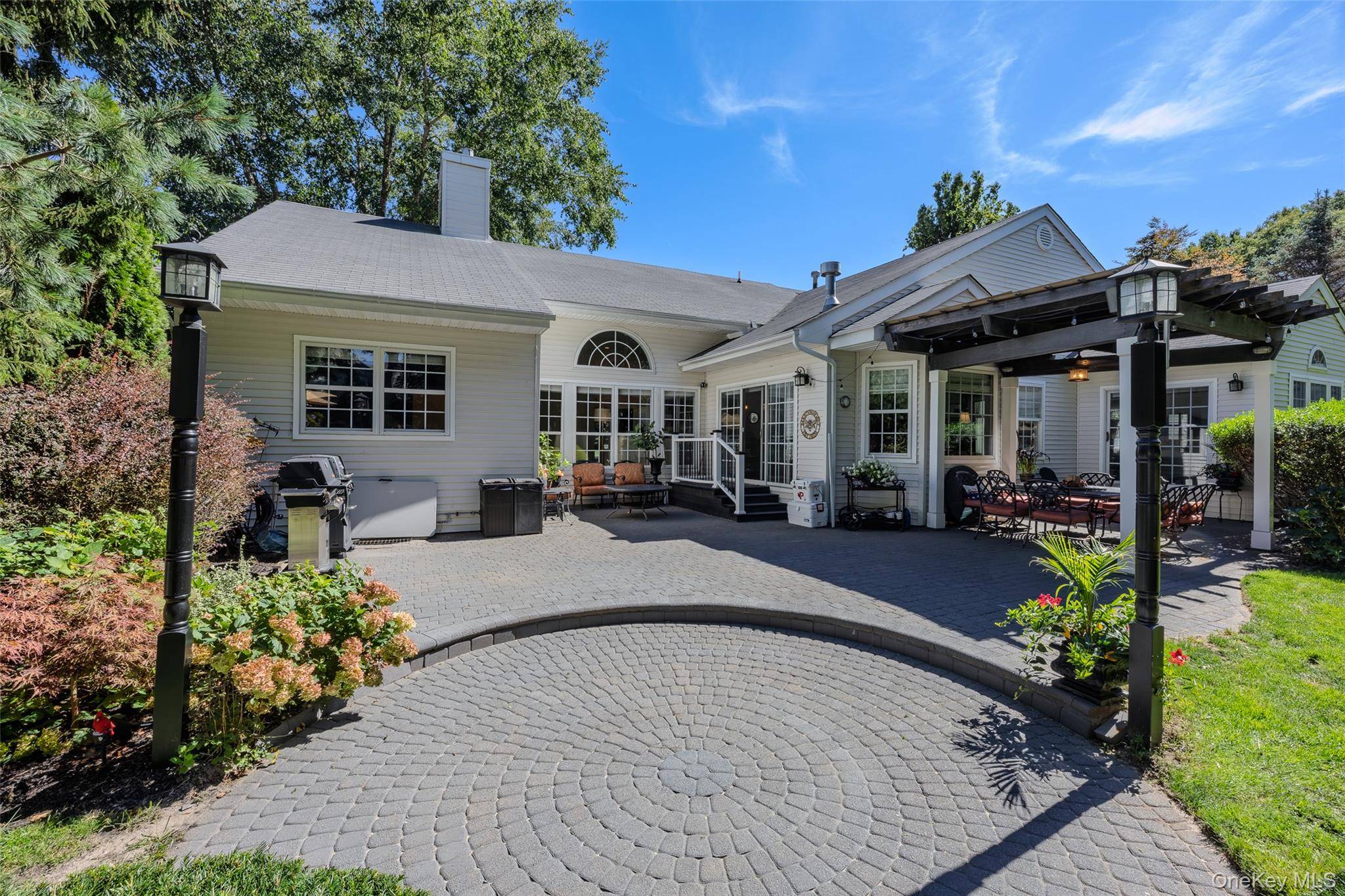 34 Varsity BLVD, East Setauket, NY 11733