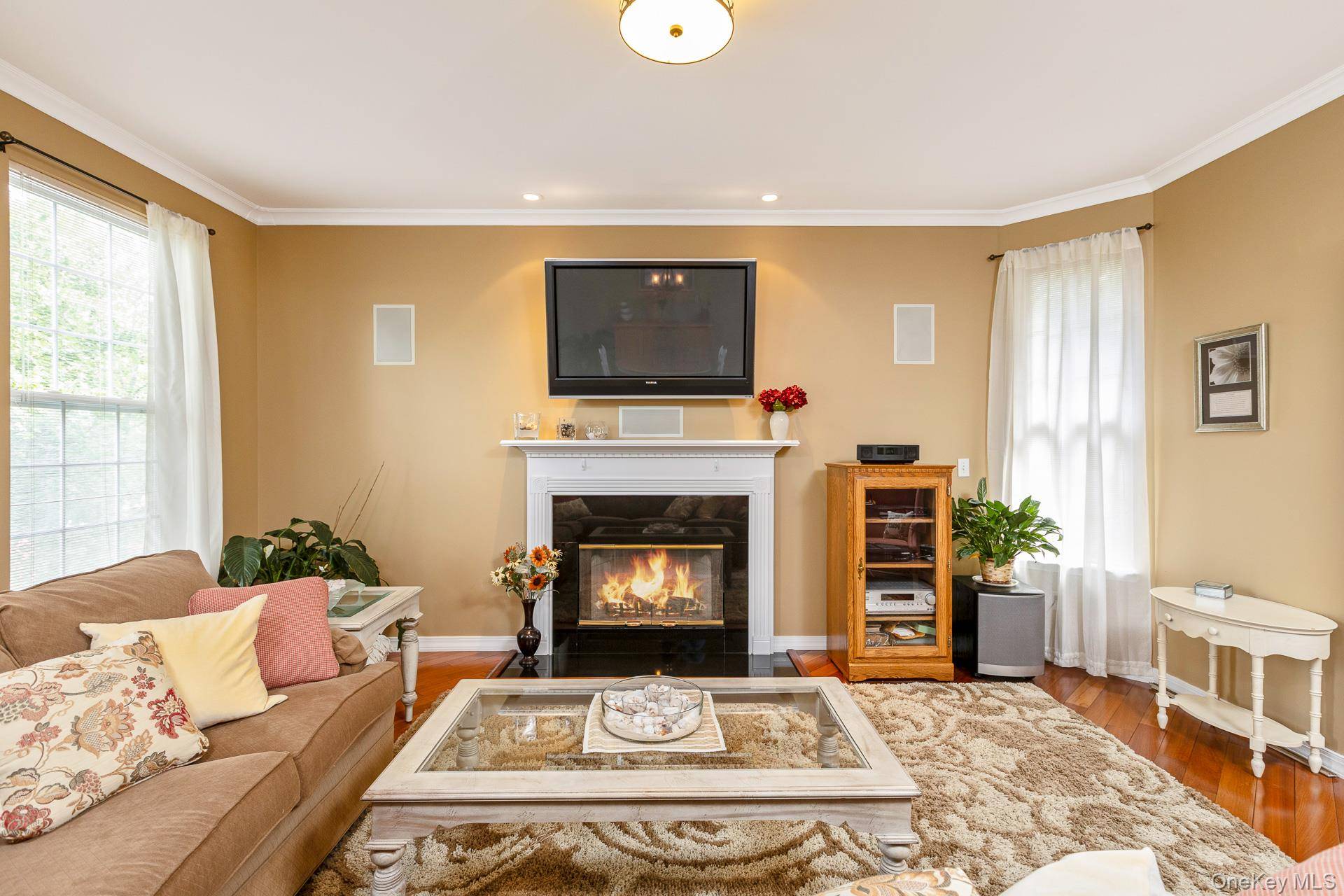 143 Paddington CIR, Smithtown, NY 11787