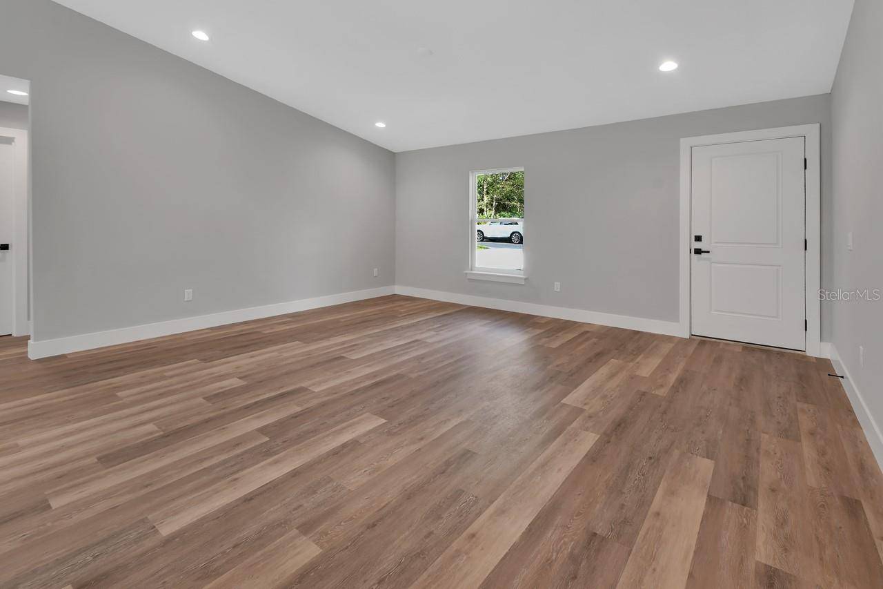 407 IVY AVE, Deland, FL 32724