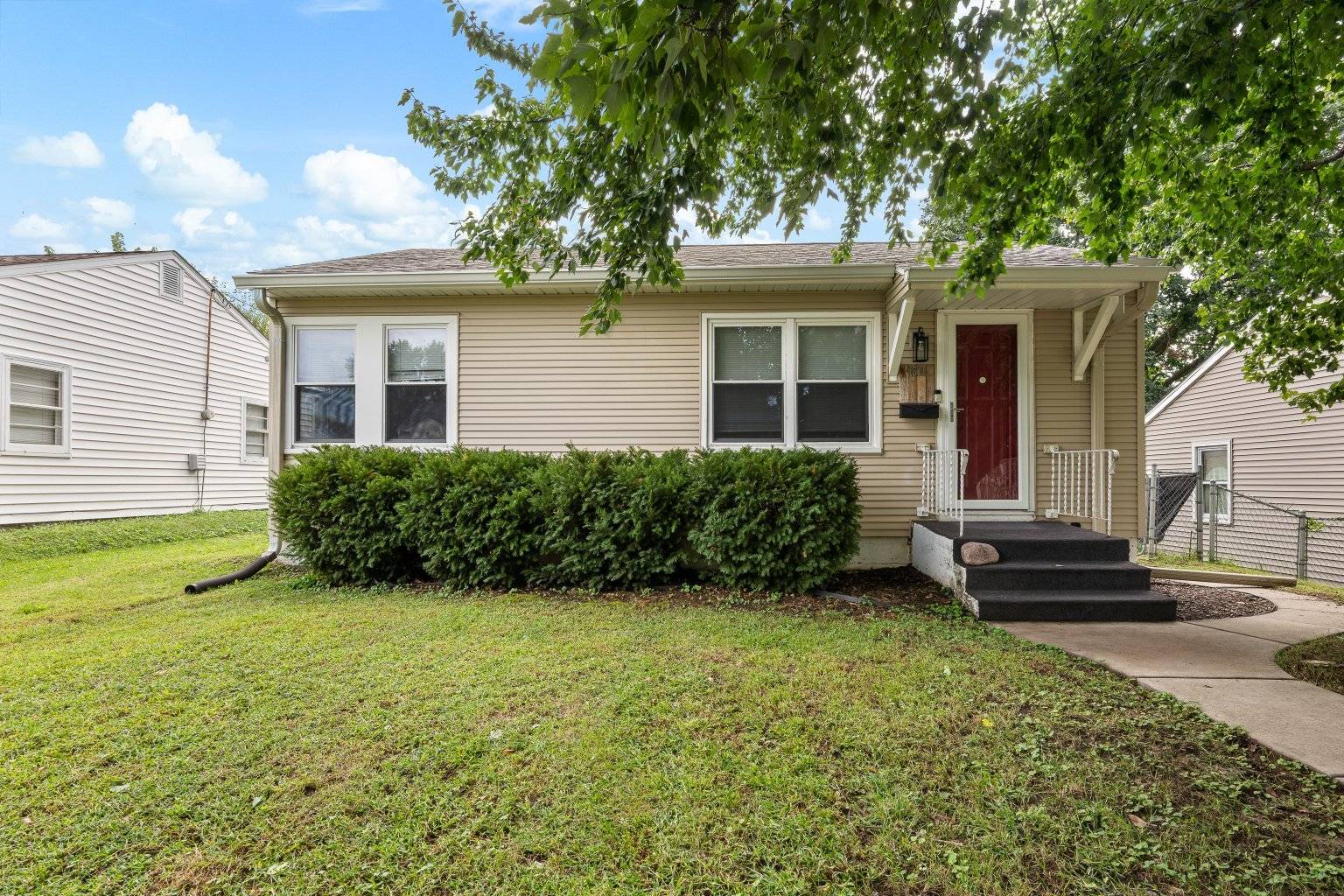 1511 W 37th ST, Davenport, IA 52806