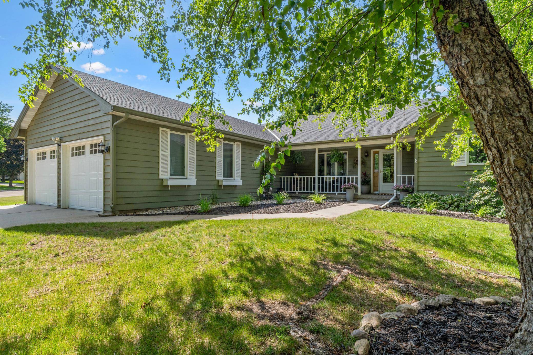 1417 Fairway DR, Faribault, MN 55021