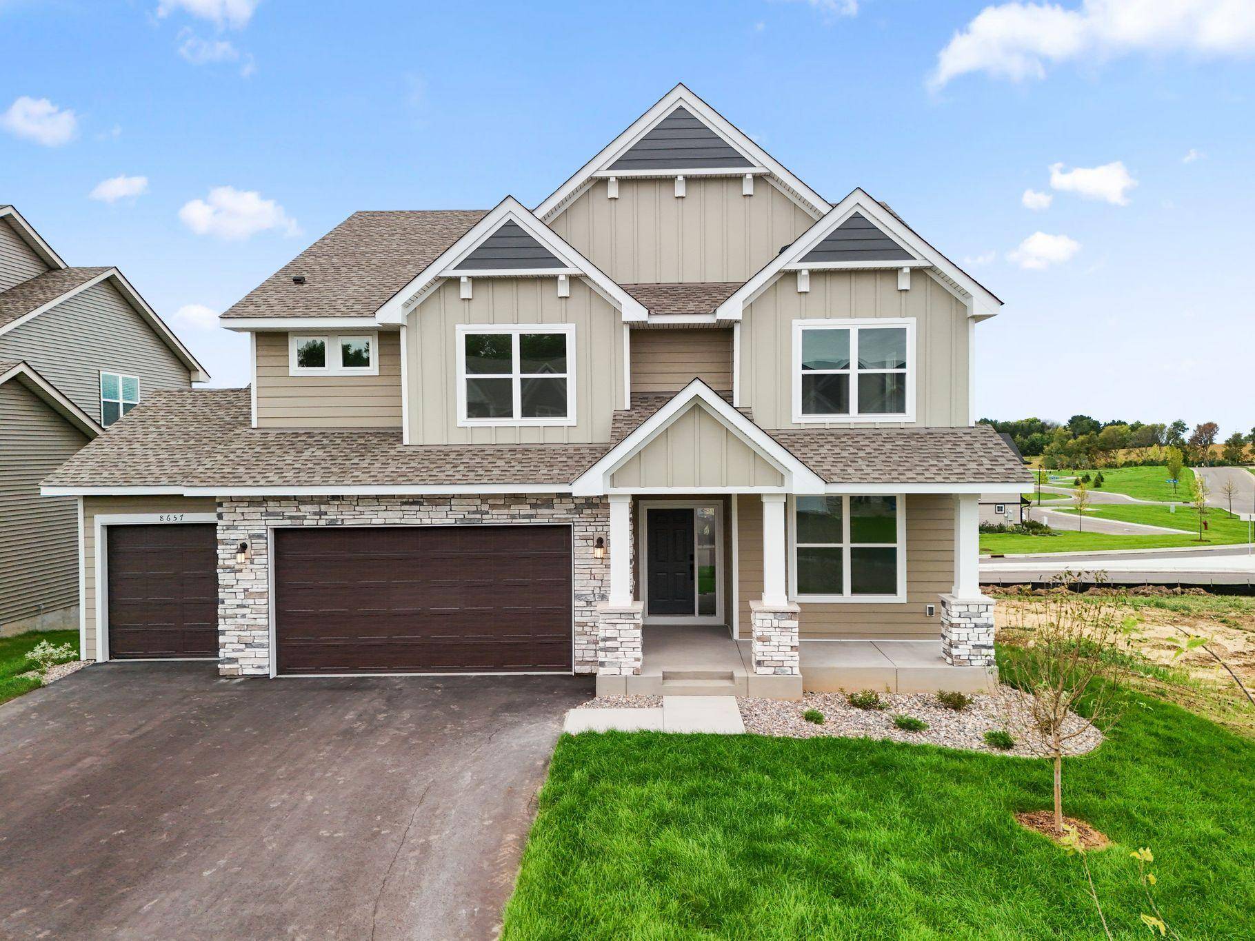 8657 Periwinkle BLVD, Woodbury, MN 55129