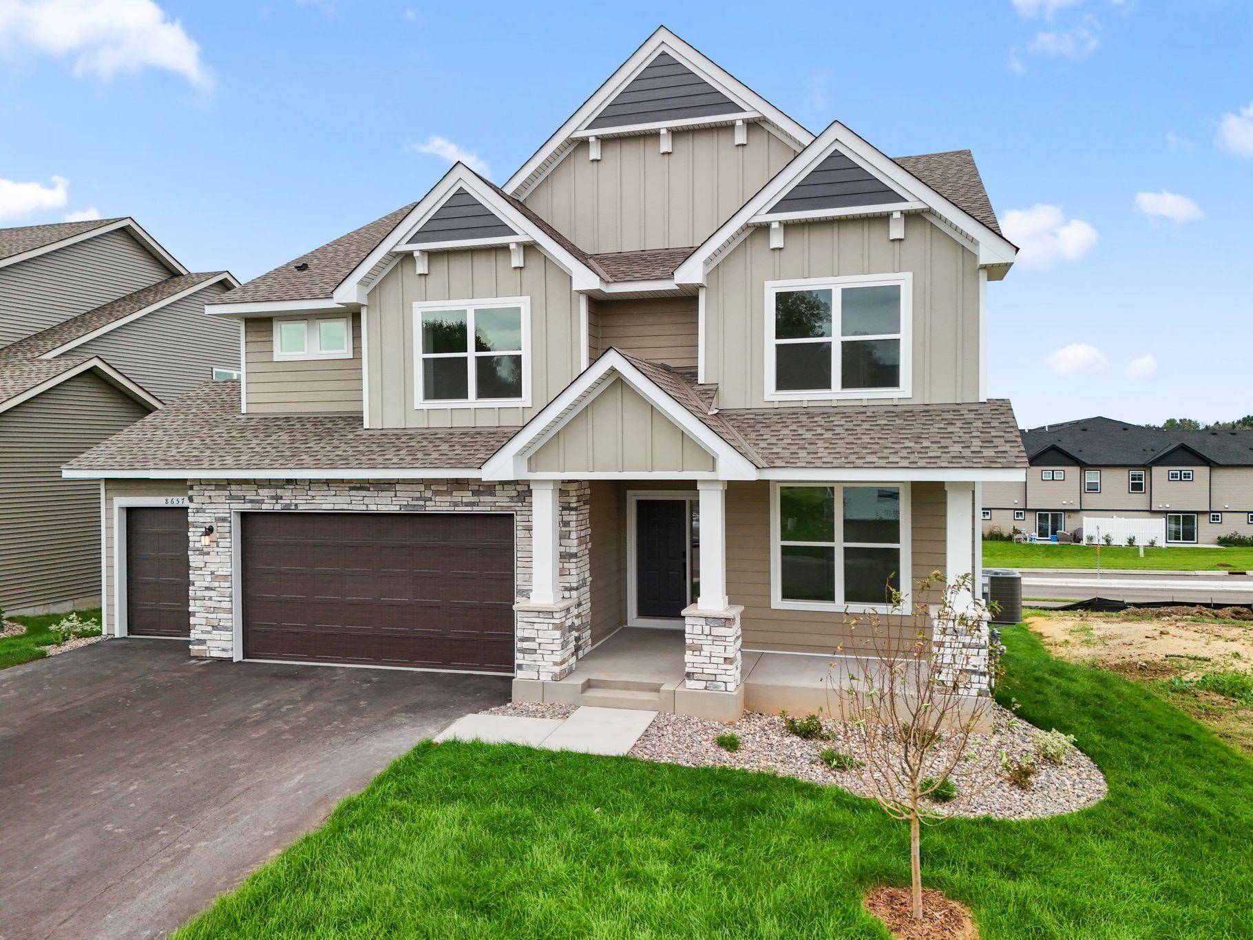 8657 Periwinkle BLVD, Woodbury, MN 55129