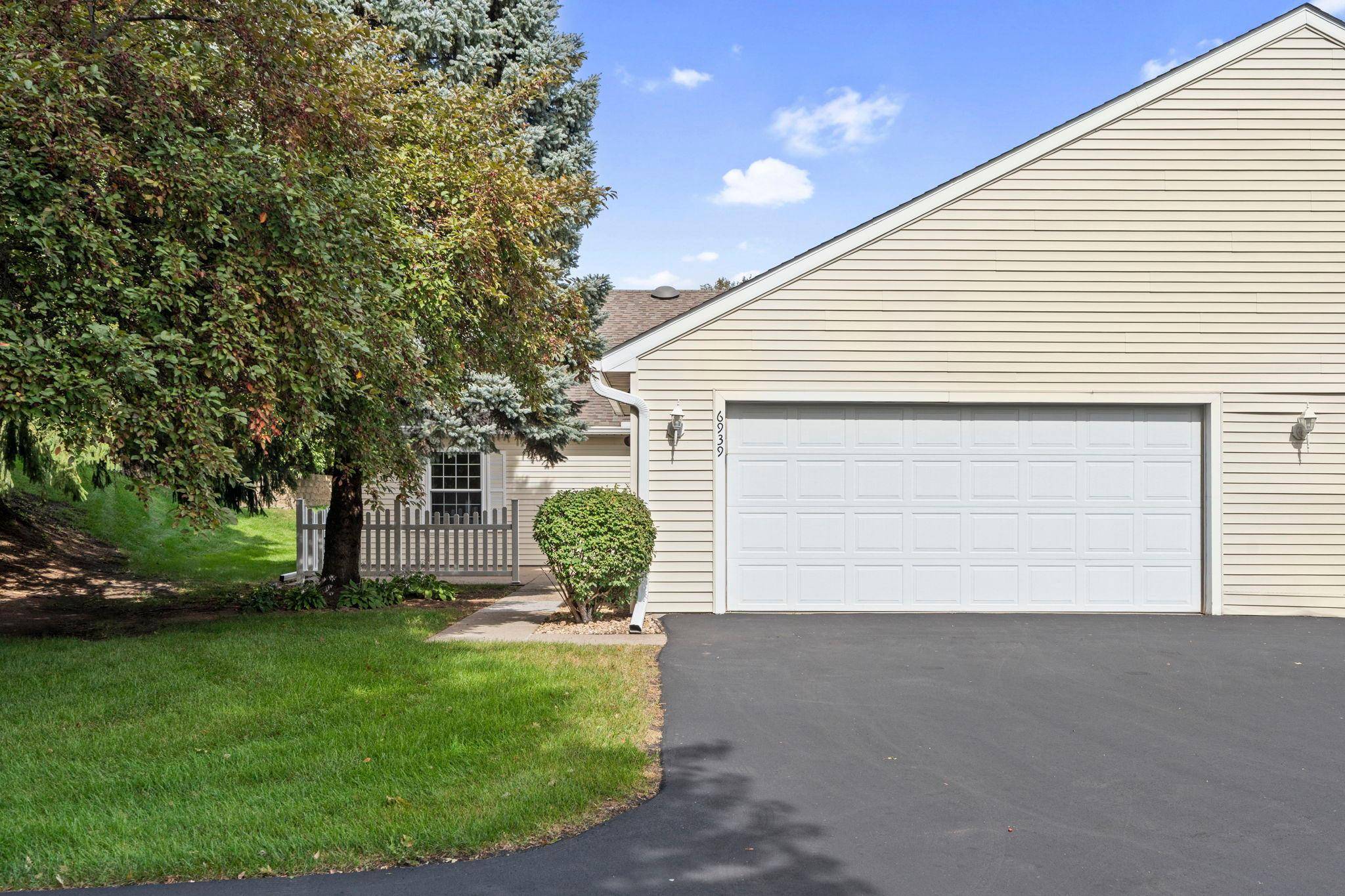 6939 Inverness CT #43, Inver Grove Heights, MN 55077