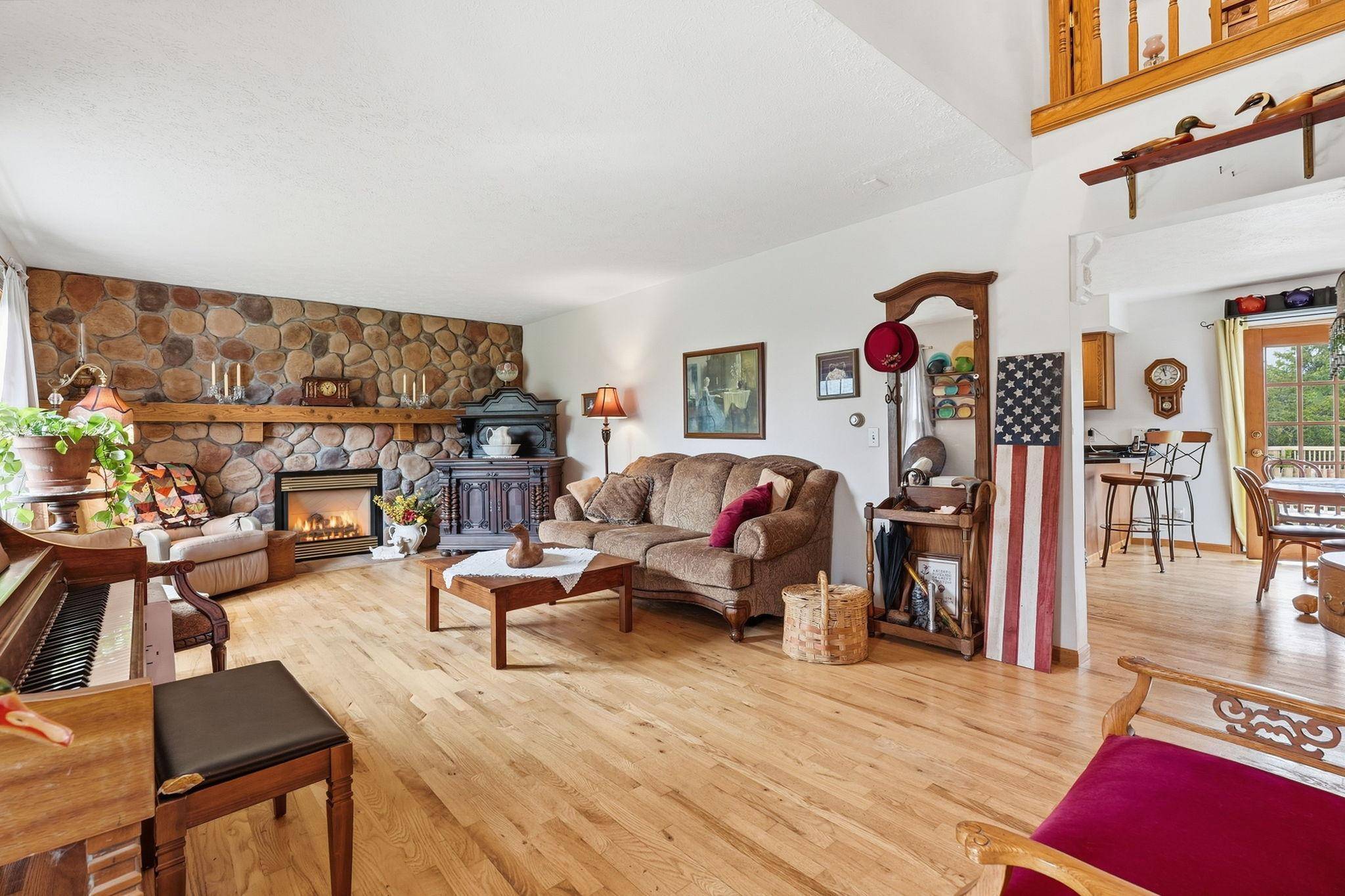 927 40th ST, Clayton, WI 54004