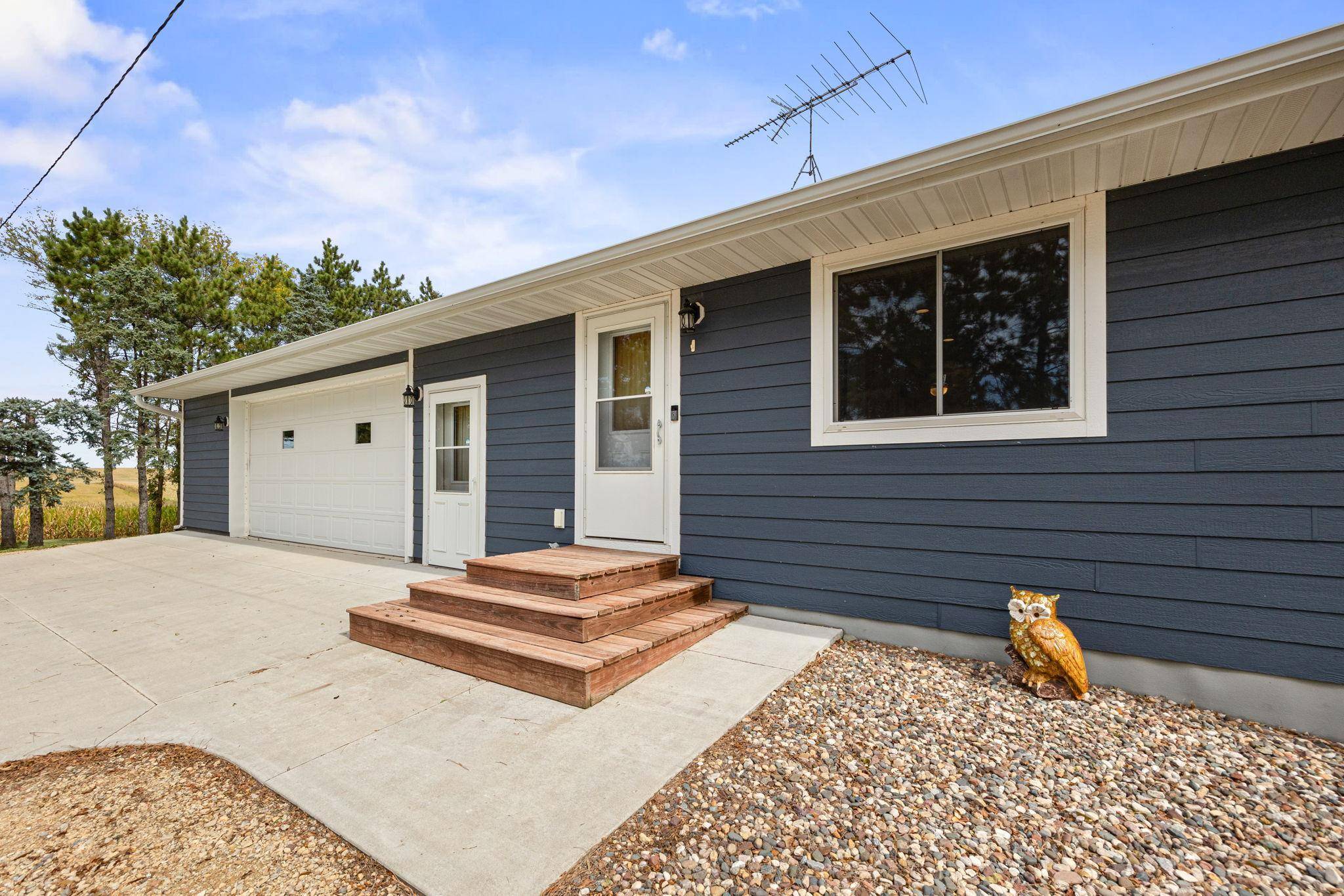 14347 380th ST, Montgomery, MN 56069