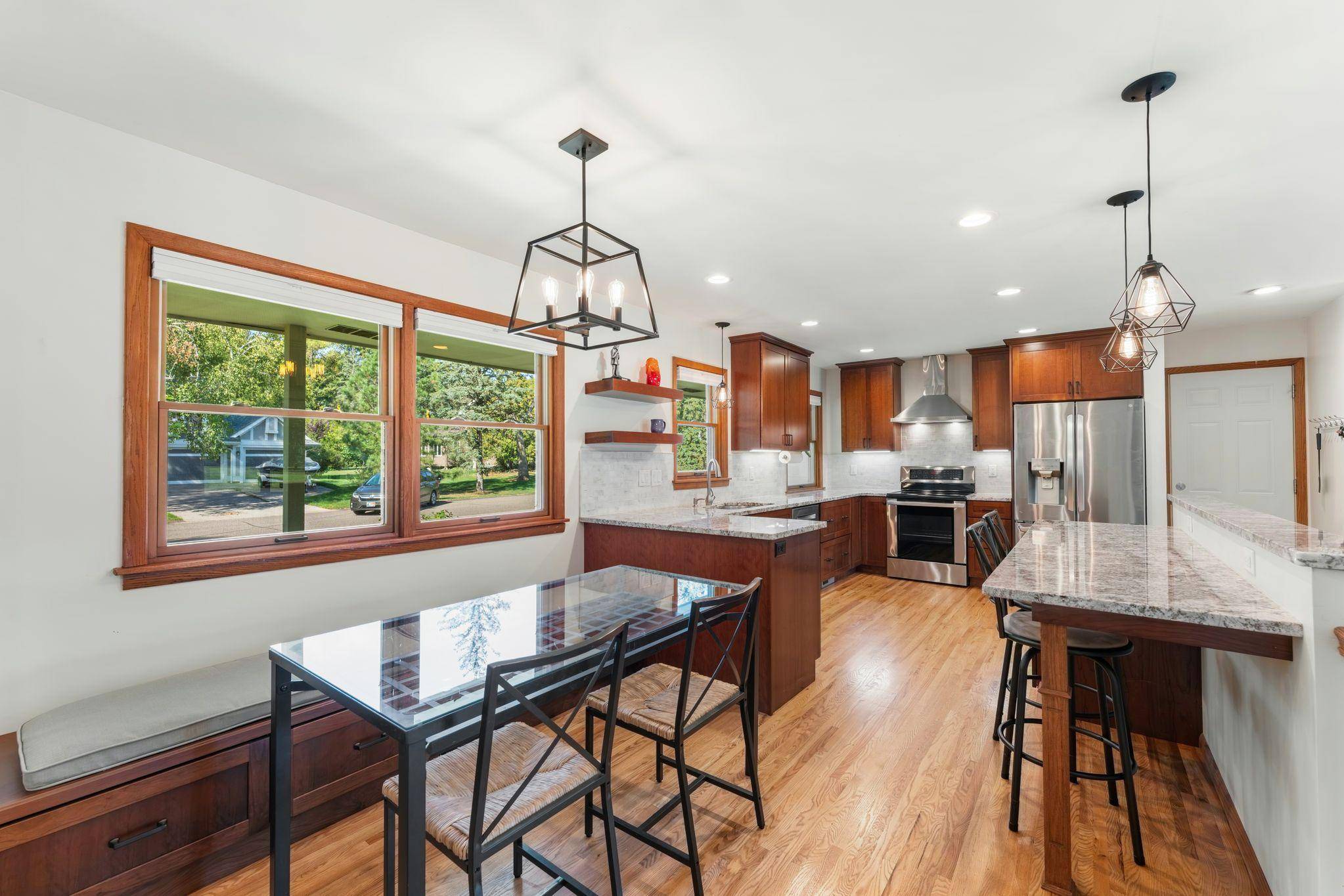 17807 Susan LN, Minnetonka, MN 55345