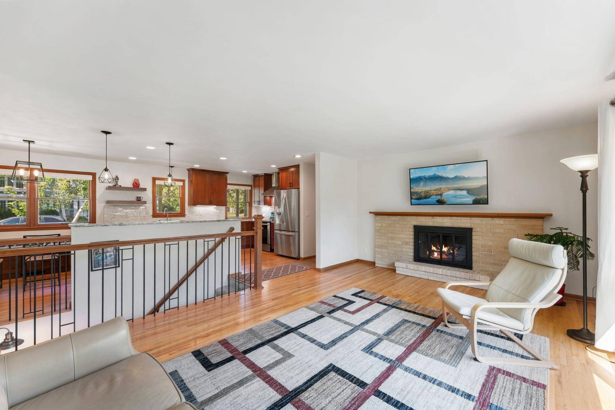 17807 Susan LN, Minnetonka, MN 55345