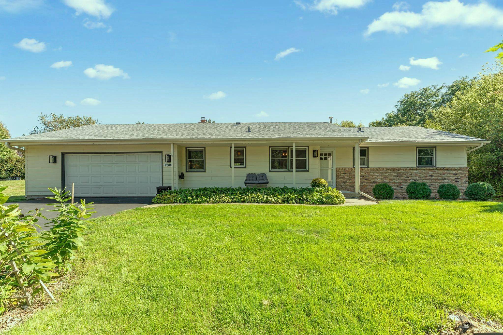 17807 Susan LN, Minnetonka, MN 55345