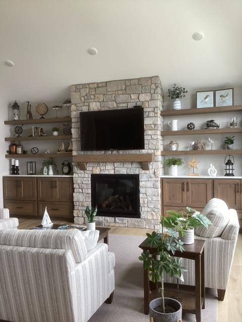 660 E Lake Cowdry RD NW, Alexandria, MN 56308
