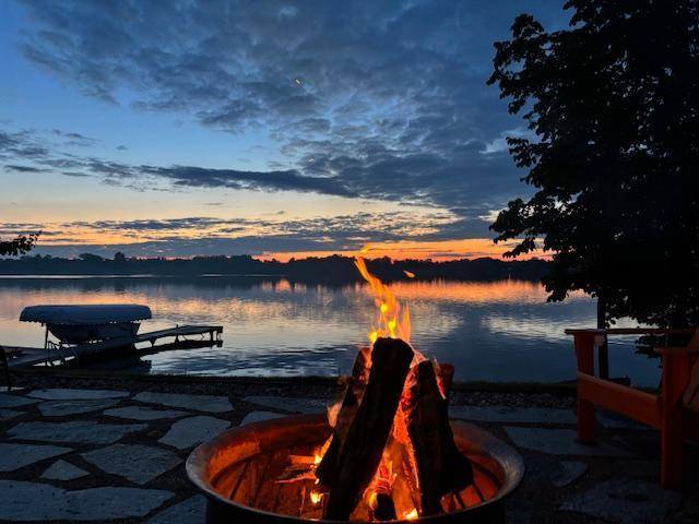 660 E Lake Cowdry RD NW, Alexandria, MN 56308