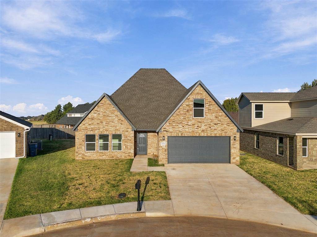 801 Chateau CT, Kingfisher, OK 73750