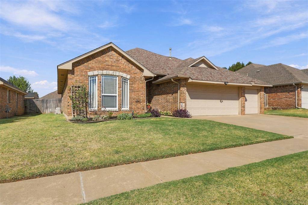 745 Dana DR, Yukon, OK 73099