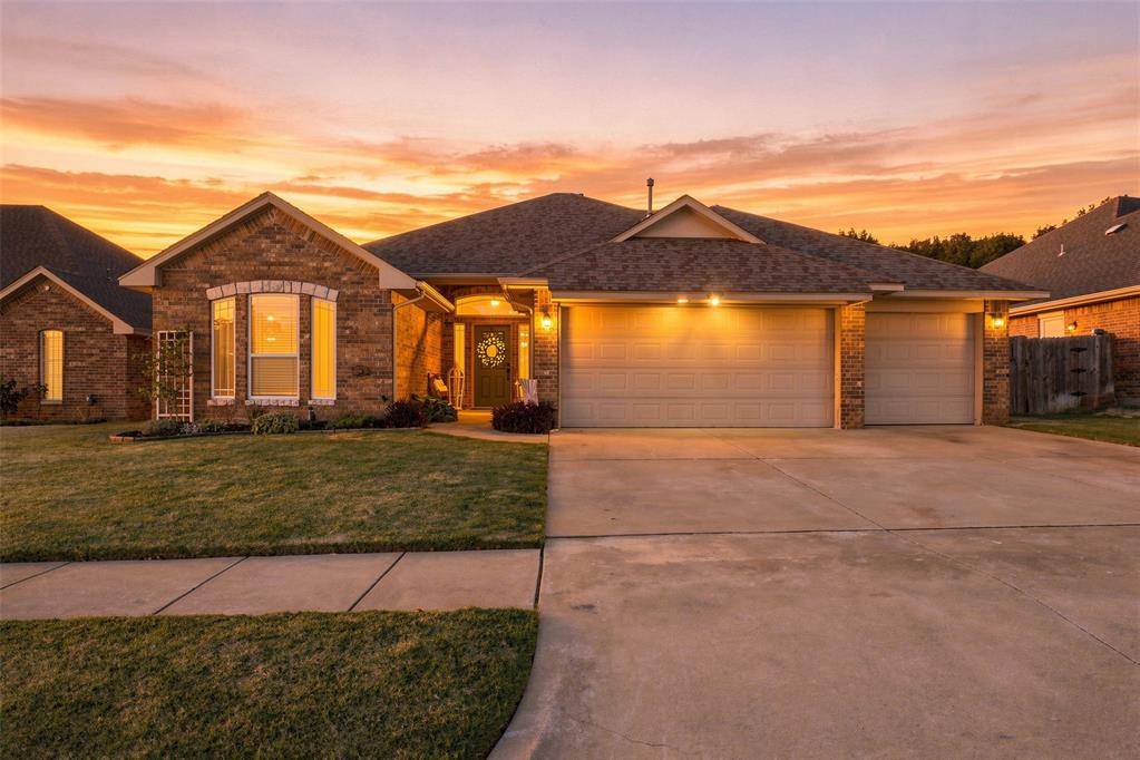 745 Dana DR, Yukon, OK 73099