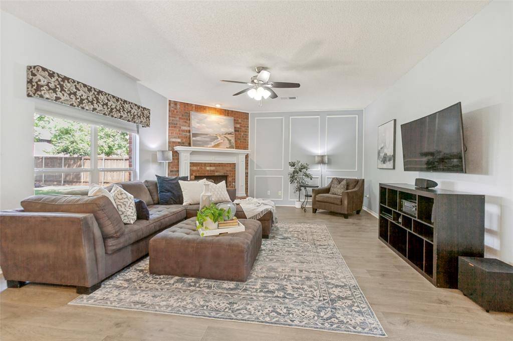 425 Baltusrol Circle, Garland, TX 75044