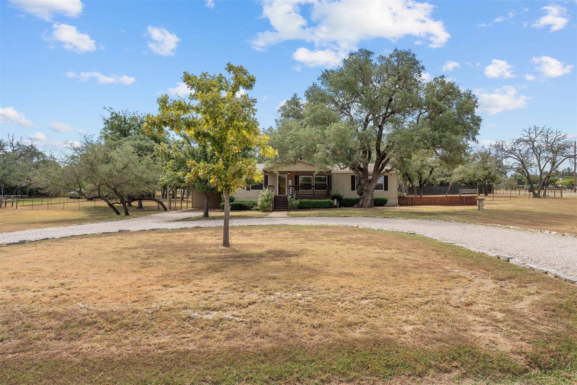 101 Creedmore DR, Liberty Hill, TX 78642