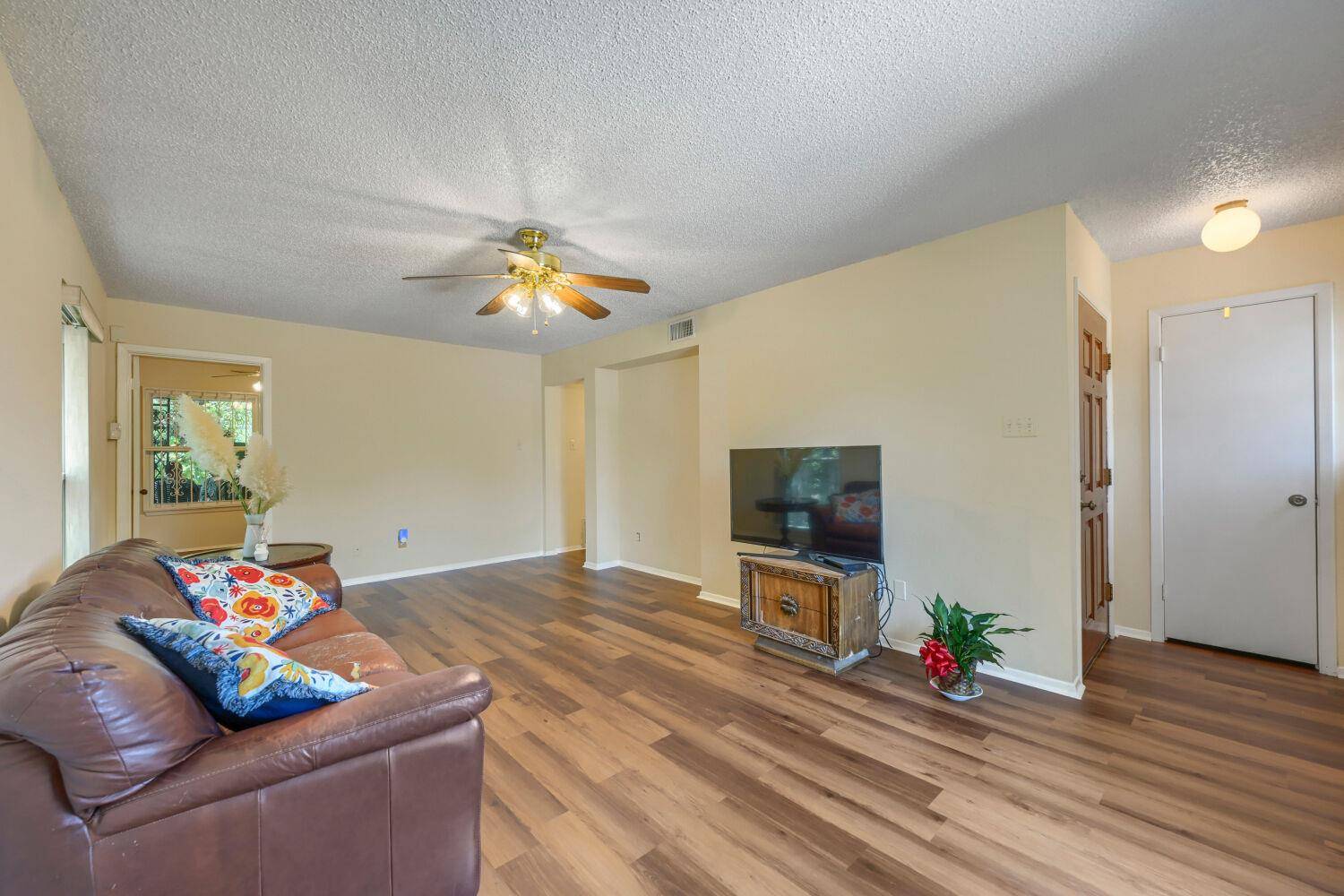 909 E Oltorf ST #201, Austin, TX 78704