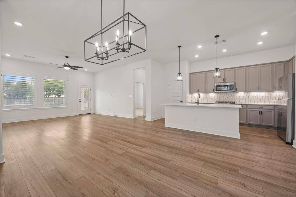 133 Rocking R CT, Georgetown, TX 78633