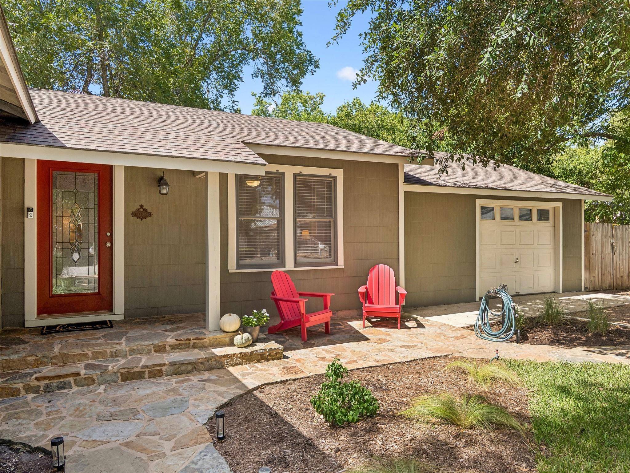 351 E North ST, New Braunfels, TX 78130