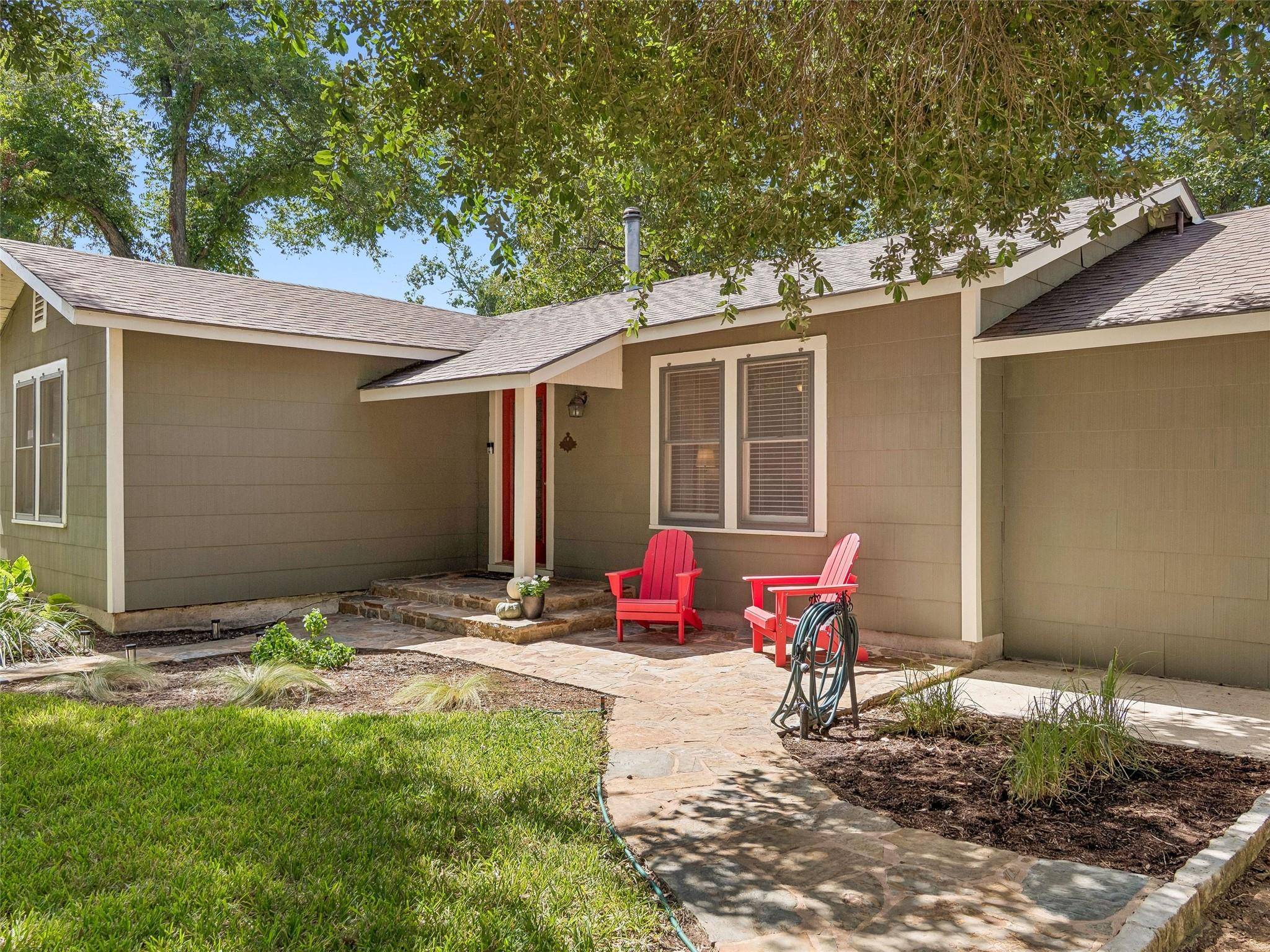 351 E North ST, New Braunfels, TX 78130