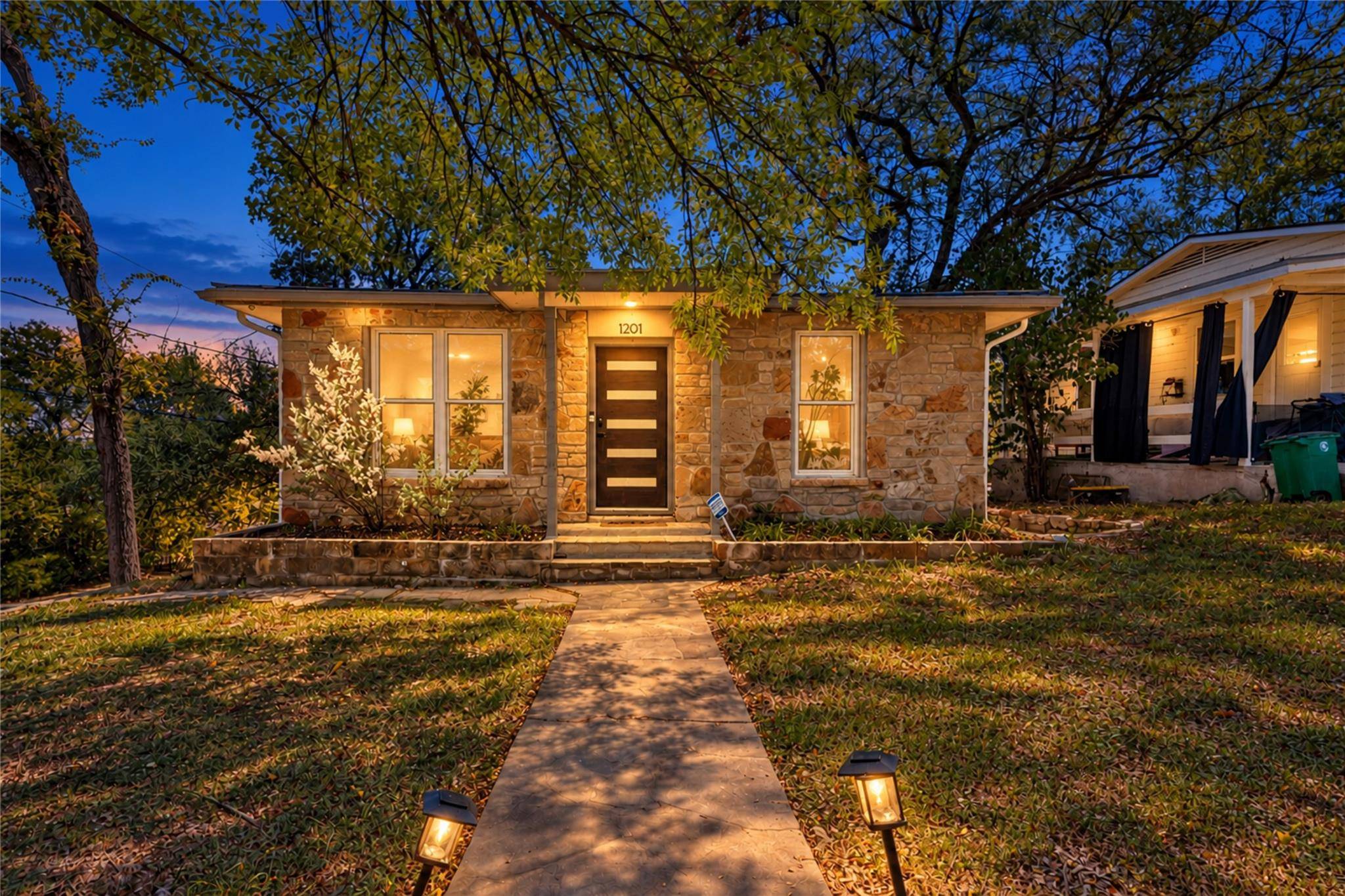 1201 LOMA DR, Austin, TX 78741
