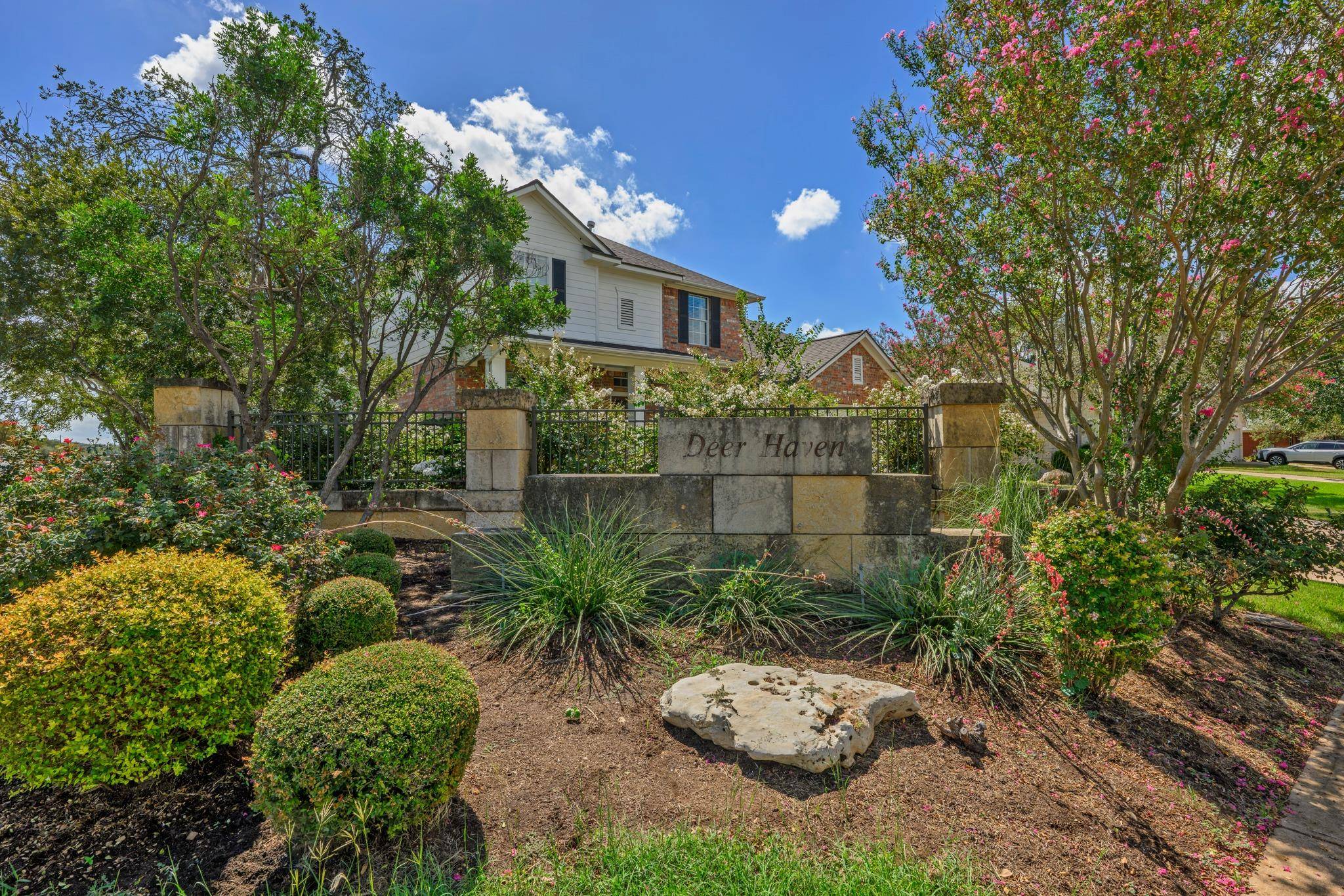 8901 Ovalla DR, Austin, TX 78749