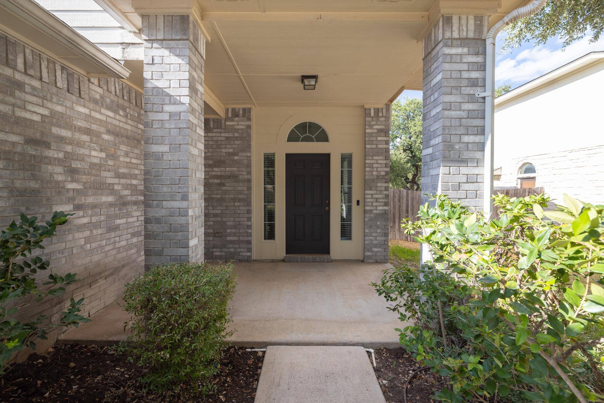 1142 Stone Forest TRL, Round Rock, TX 78681