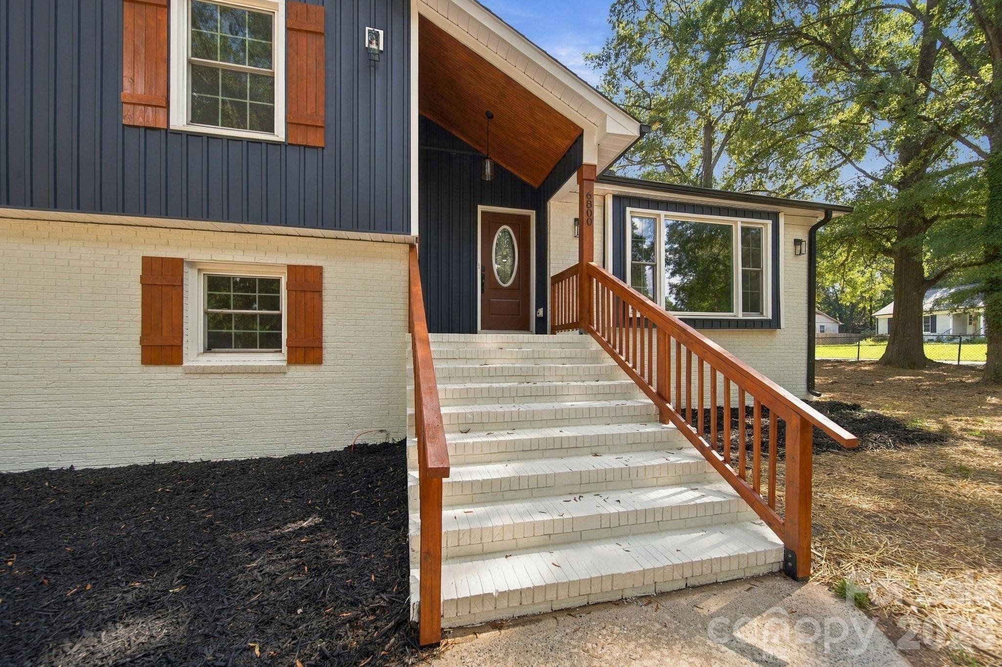 6800 ludwig DR, Charlotte, NC 28215