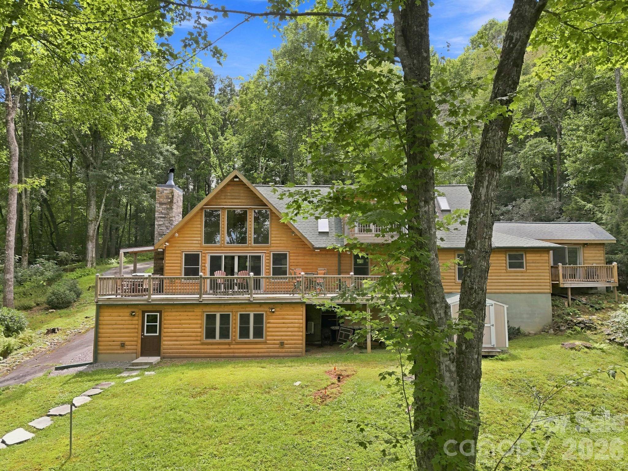 1055 Winter Star LOOP, Burnsville, NC 28714