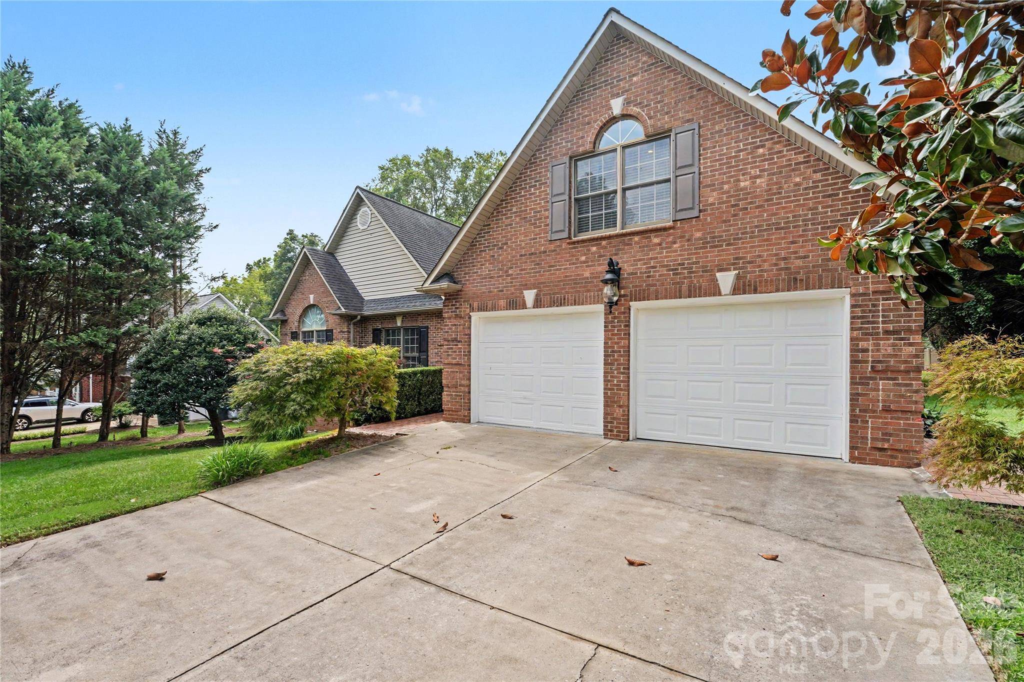 1085 Merrywood DR, Newton, NC 28658