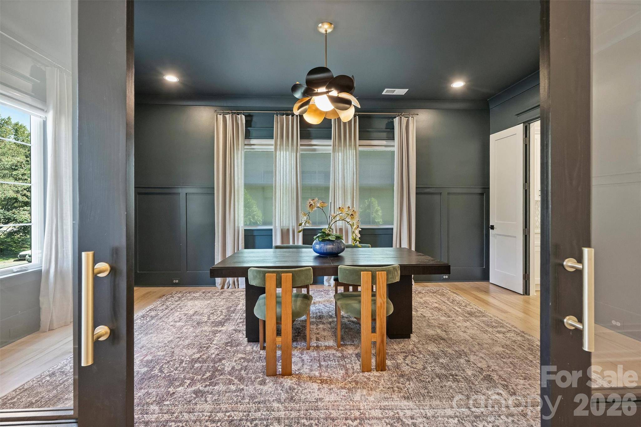3224 E Ford RD, Charlotte, NC 28205