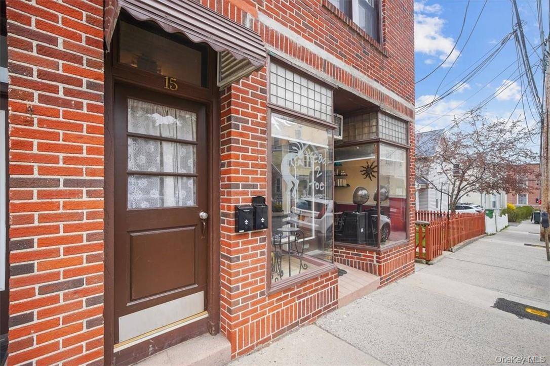 15 Kaldenberg PL, Tarrytown, NY 10591