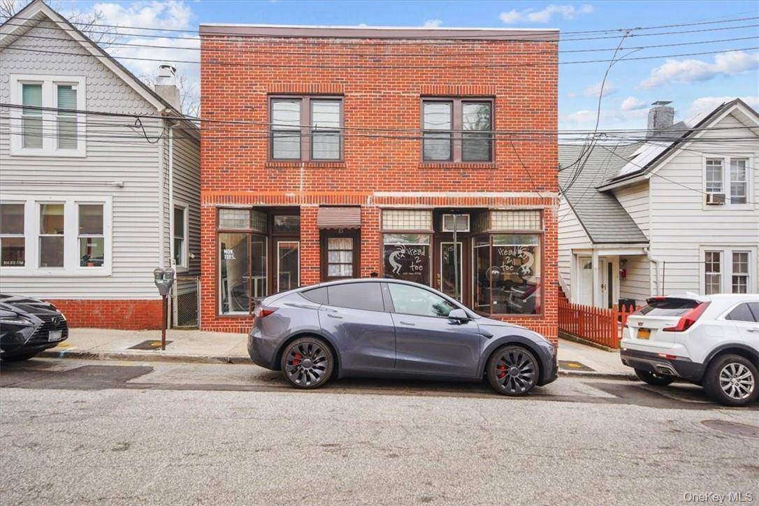 15 Kaldenberg PL, Tarrytown, NY 10591