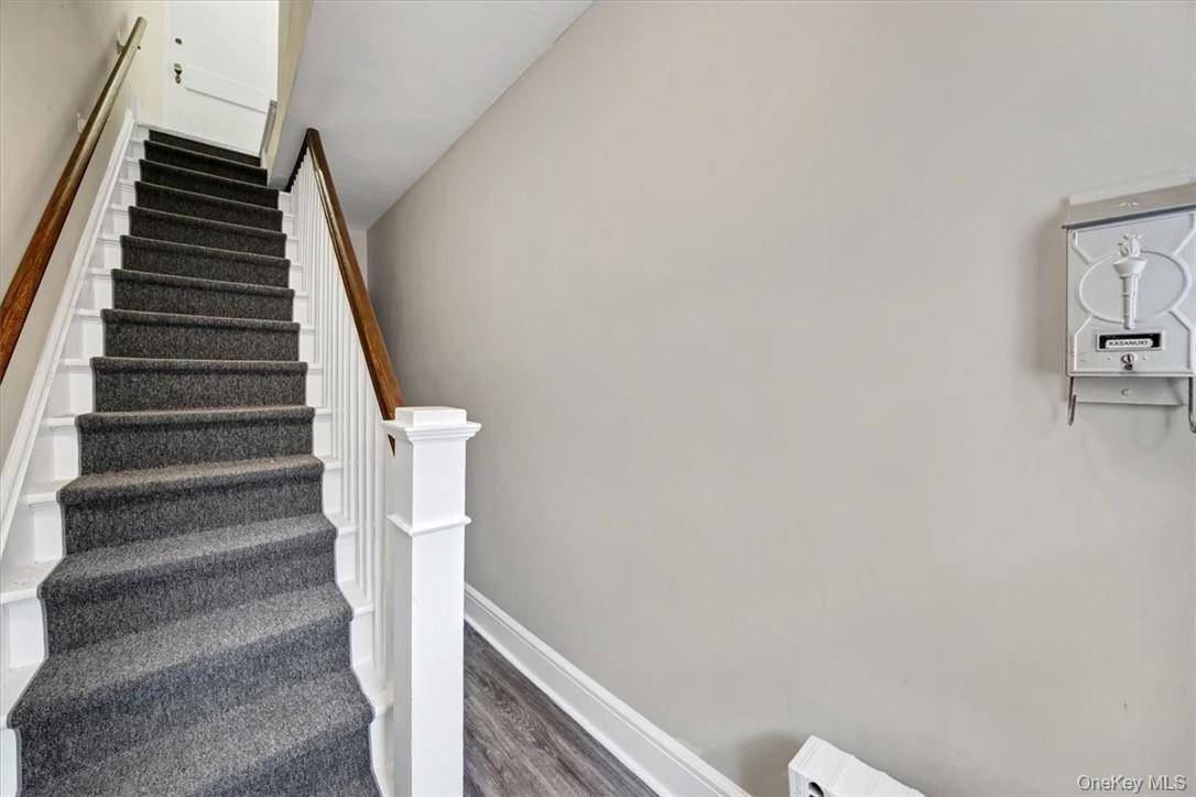15 Kaldenberg PL, Tarrytown, NY 10591