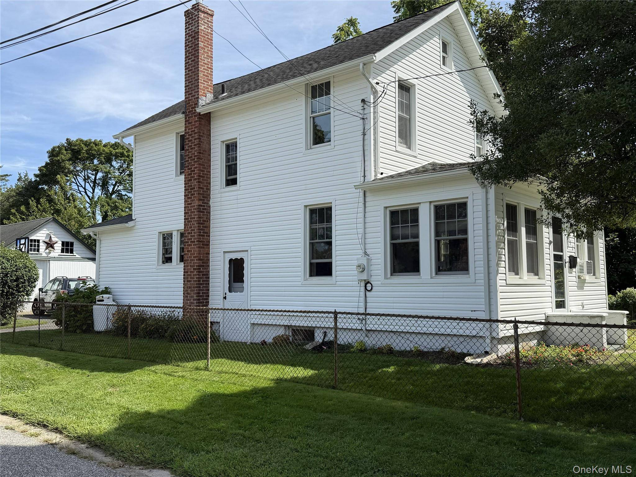 992 Roanoke AVE, Riverhead, NY 11901