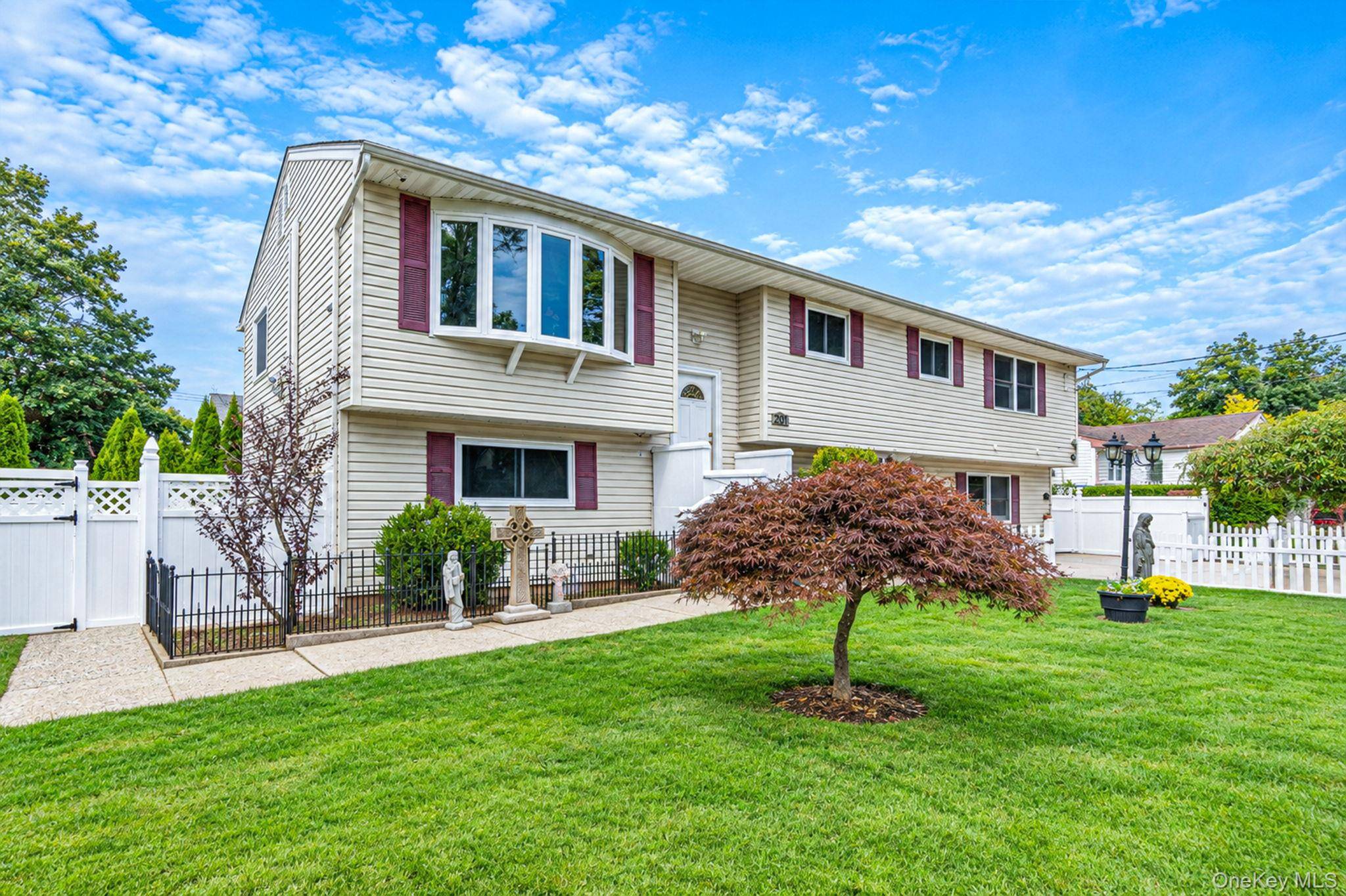 201 Overton ST, Deer Park, NY 11729