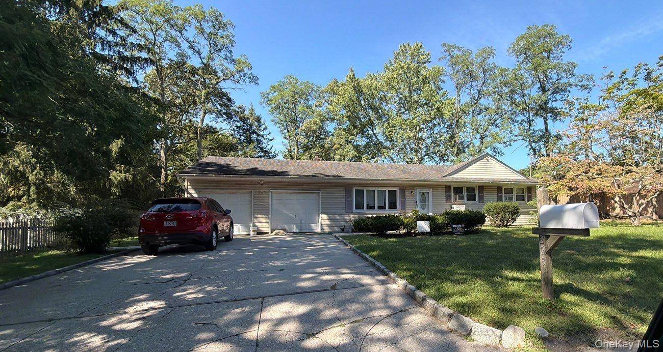 226 Holbrook RD, Holbrook, NY 11741