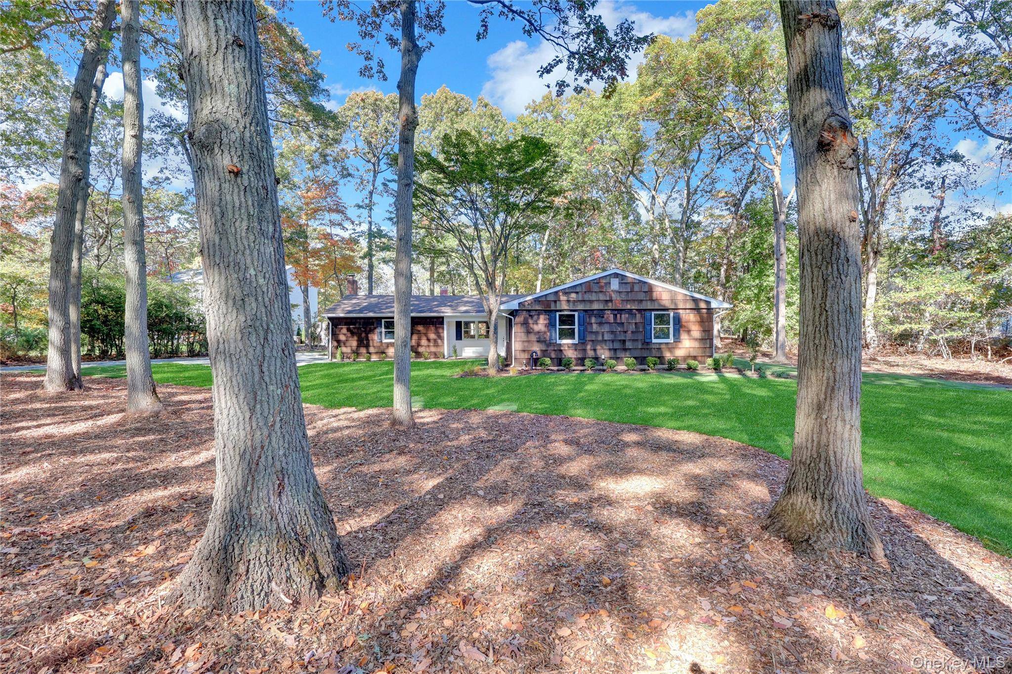 7 Canterbury CT, East Setauket, NY 11733