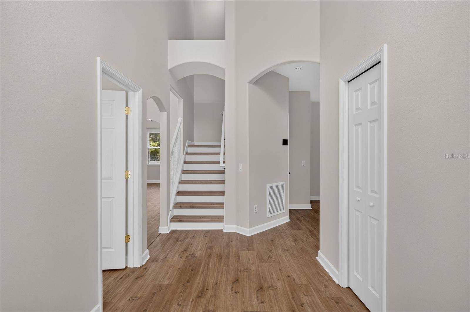 166 W 11TH ST, Chuluota, FL 32766