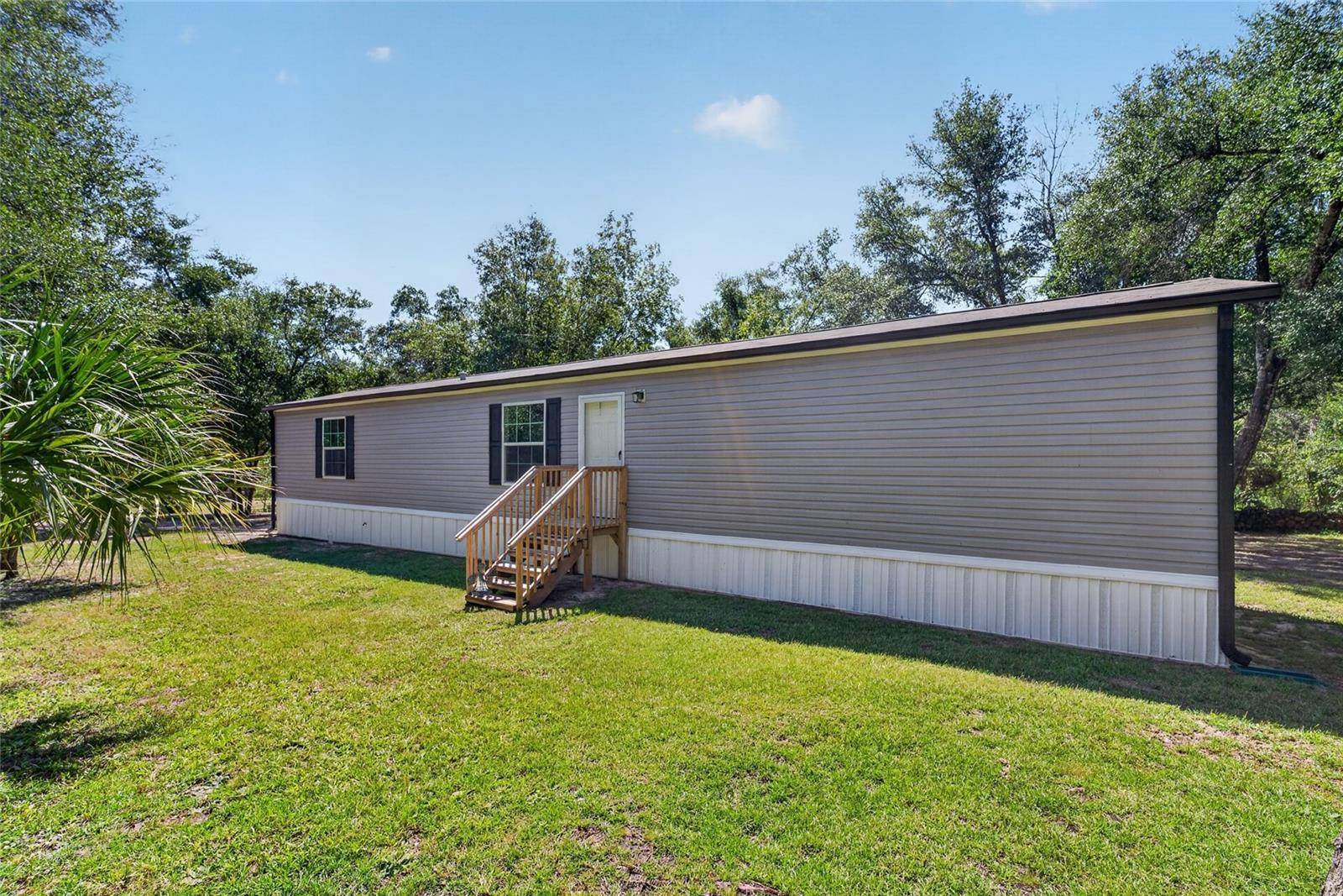 18850 SE 93RD ST, Ocklawaha, FL 32179
