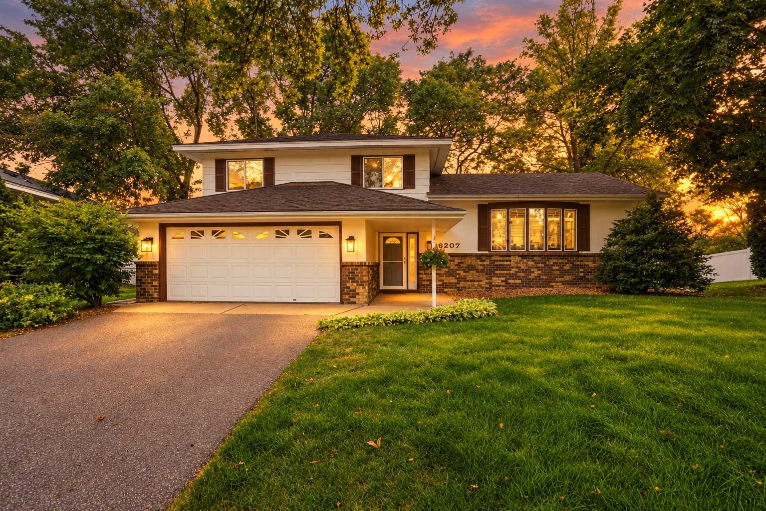 6207 Edgemont BLVD N, Brooklyn Park, MN 55428