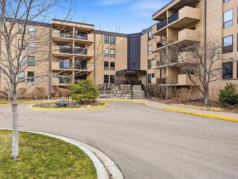 6670 Vernon AVE S #106, Edina, MN 55436