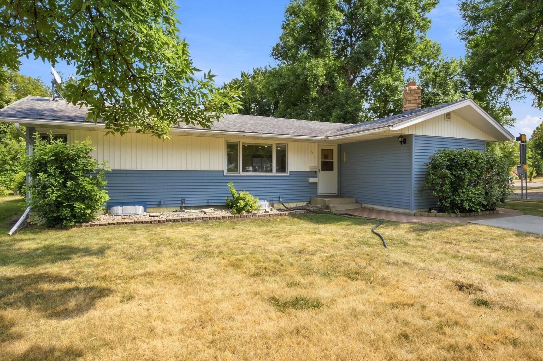 1914 15th ST S, Moorhead, MN 56560