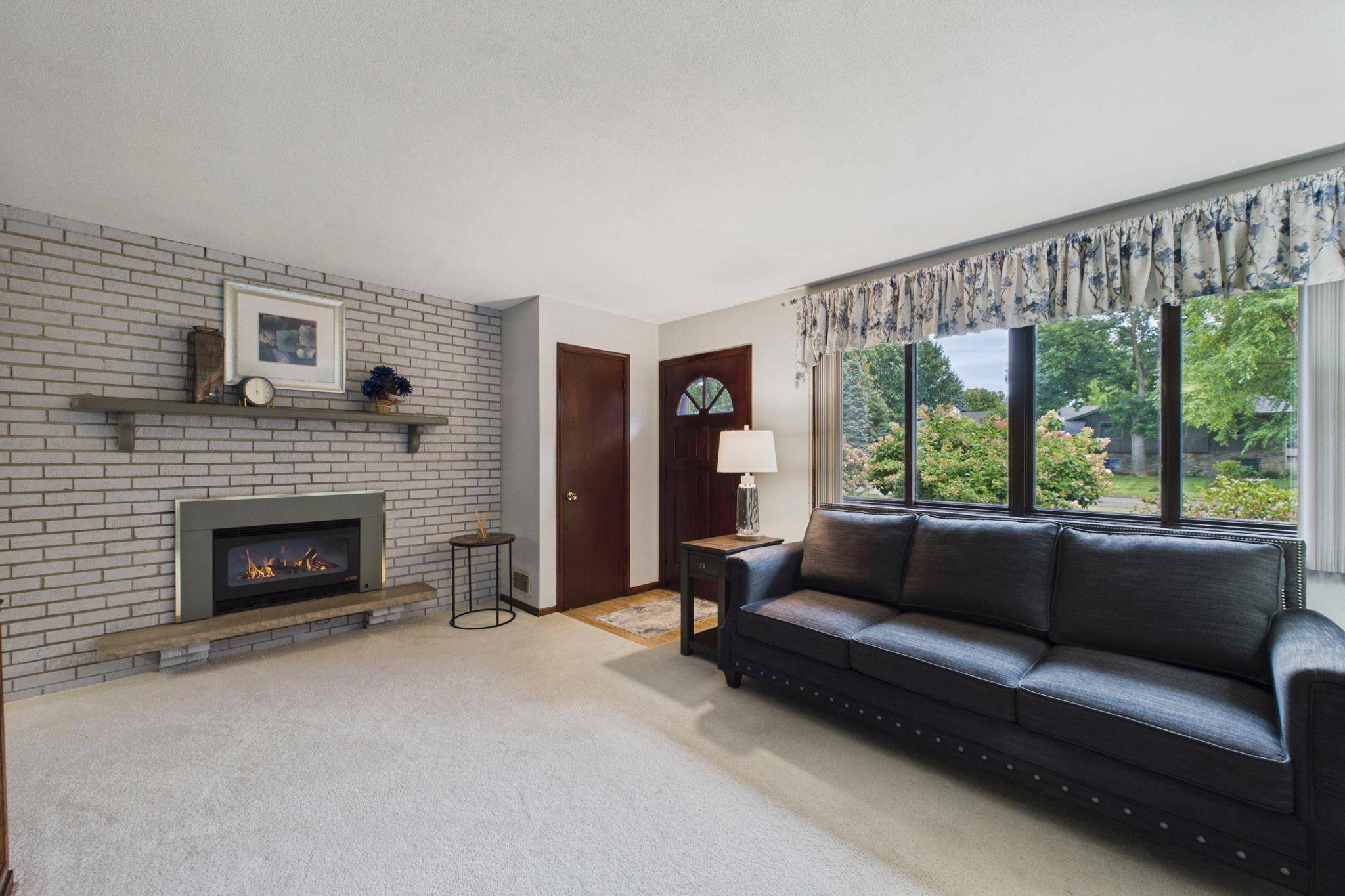 6720 W 175th AVE, Eden Prairie, MN 55346
