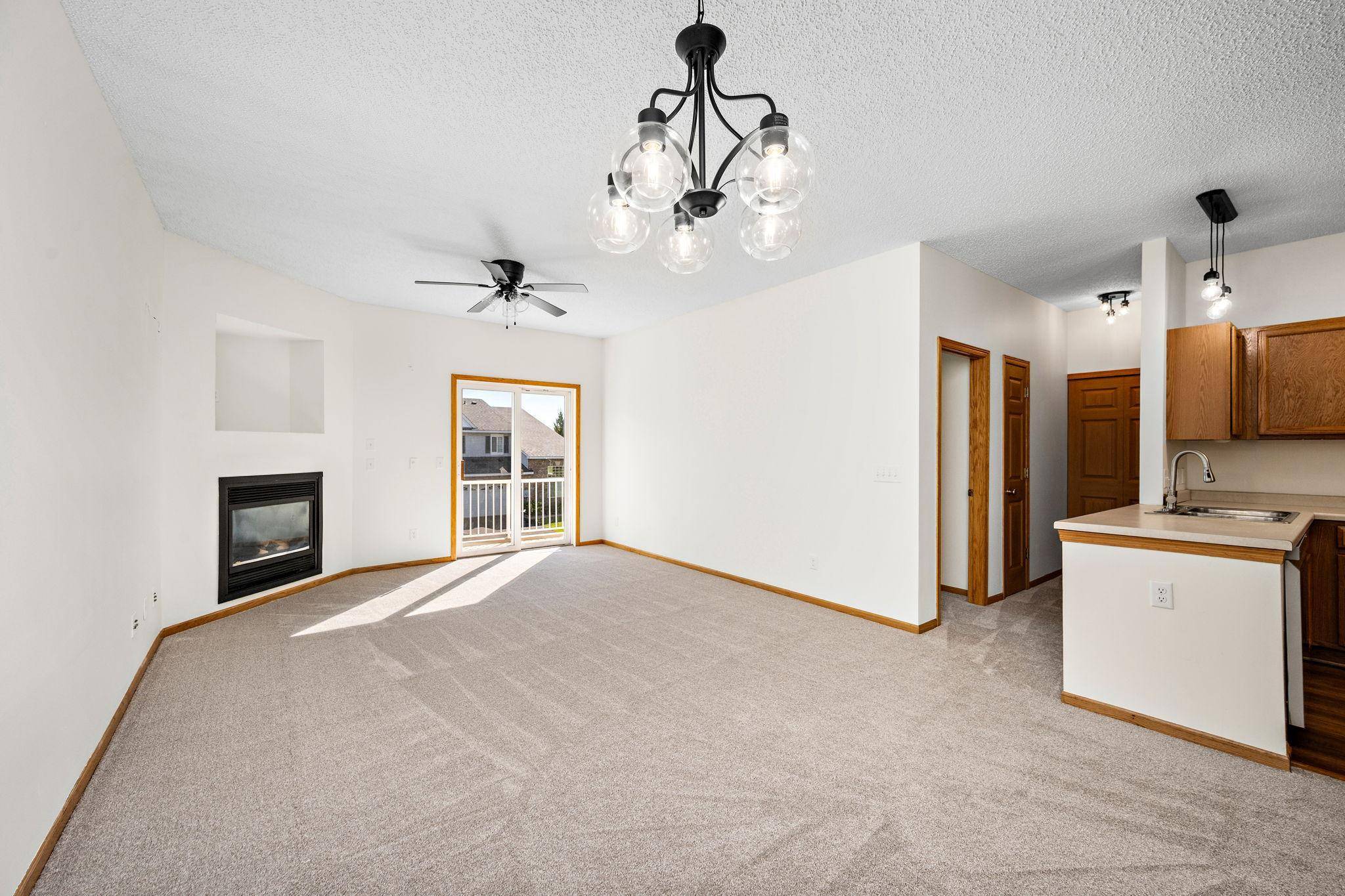 18275 Kerrville TRL #402, Lakeville, MN 55044