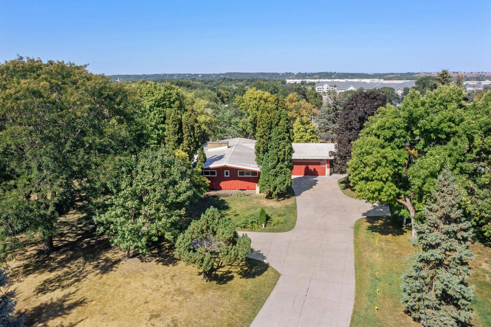 2439 Hauer TRL, Shakopee, MN 55379