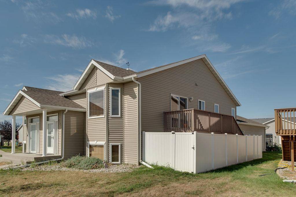 4793 HARVEST DR S, Fargo, ND 58104
