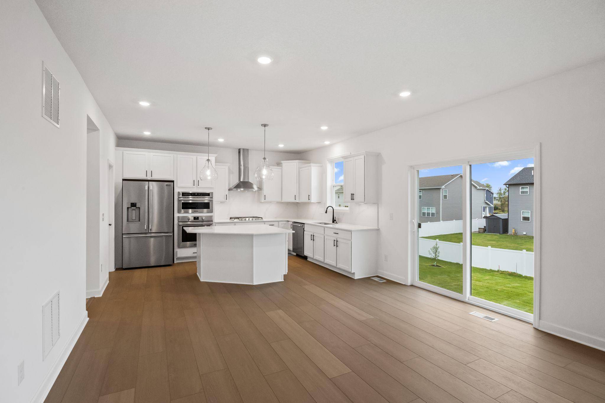 1081 Achilles DR, Rosemount, MN 55068